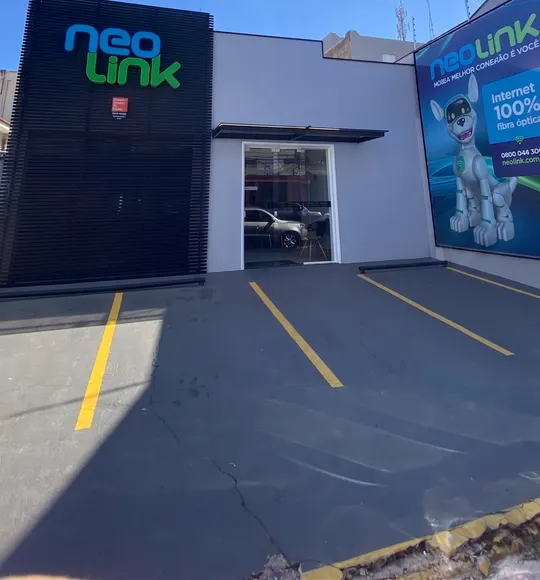 Fachada da loja Neolink de Mogi Guaçu, na Rua Chico de Paula, 161